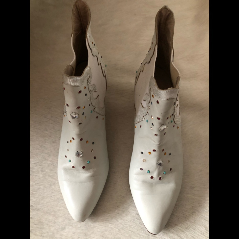 Mary Popps Italy ankle boot with colored stones